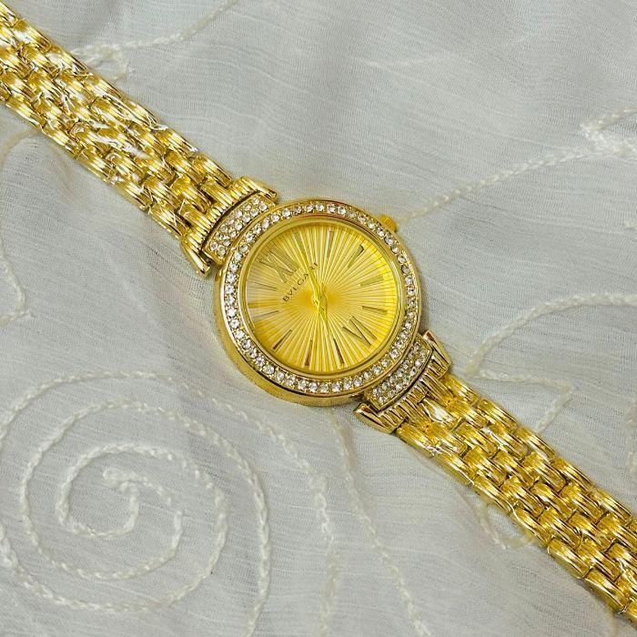Women's Quartz Round Dial Golden Chain Strap Watch - 1 Pc